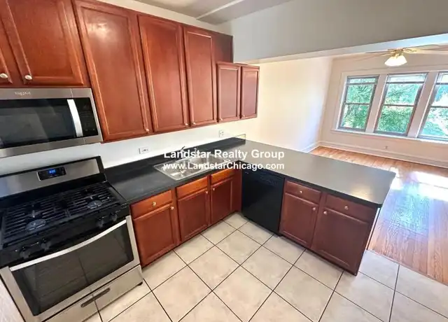 Property at 6710 N Hermitage Ave, Chicago, IL, 60626, 2 beds, 1 bath, [object Object]