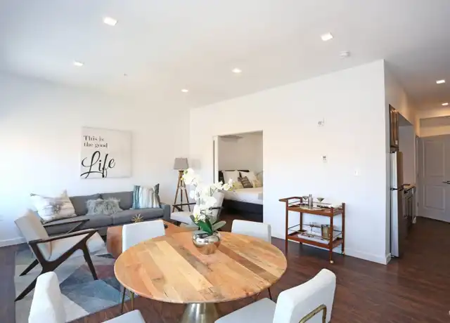 Property at 824 N Calvert St Unit 401, Baltimore, MD, 21202, 1 bed, 1 bath, [object Object]