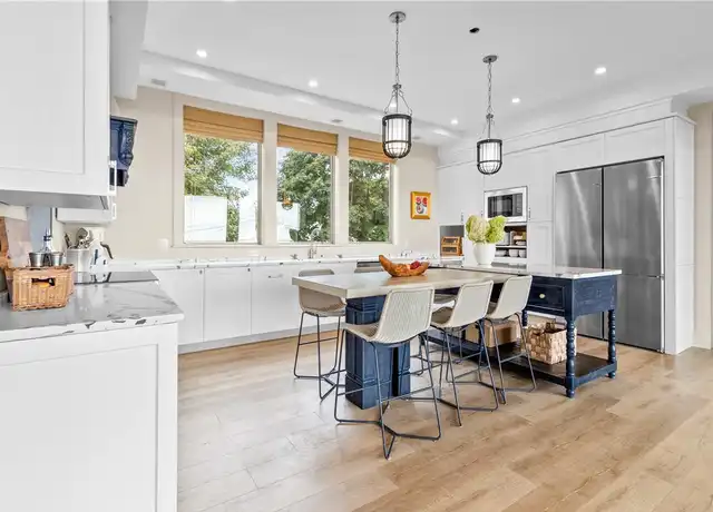 Property at 82 Ellery Rd, Newport, RI, 02840, 6 beds, 5 baths, [object Object]
