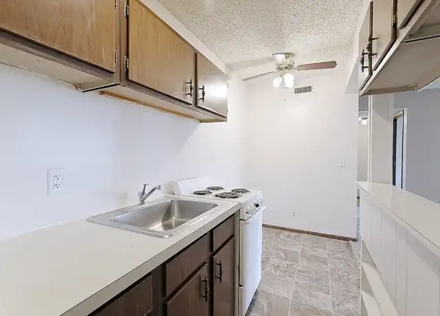 Property at Parliament Gardens - 1028 H St, Lincoln, NE, 68508, 1 bed, 1 bath, [object Object]