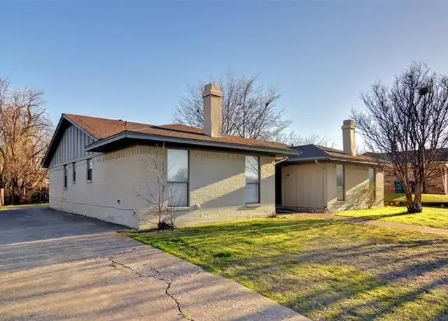 Property at 6815 W Cleburne Rd, Fort Worth, TX, 76133, 2 beds, 1 bath, [object Object]