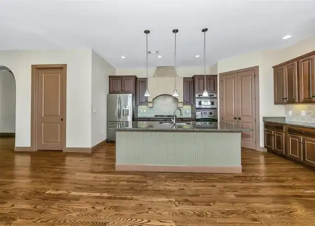Property at 610 Via Ravello, Irving, TX, 75039, 2 beds, 2.5 baths, [object Object]