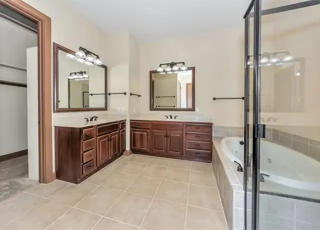 Property at 610 Via Ravello, Irving, TX, 75039, 2 beds, 2.5 baths, [object Object]