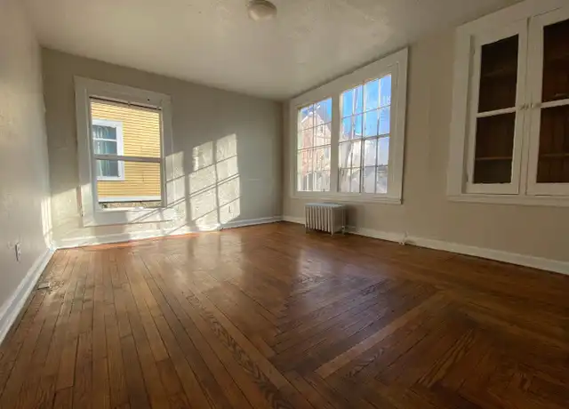 Property at 415 Oak St Unit 1, Kalamazoo, MI, 49007, 1 bed, 1 bath, [object Object]