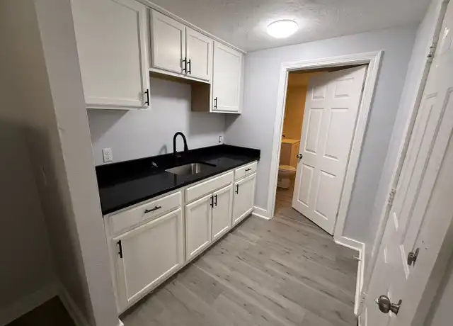 Property at 19 Union St Unit 2R, Southbridge, MA, 01550, 2 beds, 1 bath, [object Object]