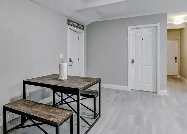 Property at 4907 E Hanna Ave, Tampa, FL, 33610, 1 bed, 1 bath, [object Object]