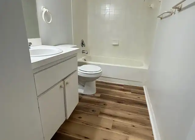 Property at 318 W Rosewood Ln, Tavares, FL, 32778, 3 beds, 2 baths, [object Object]