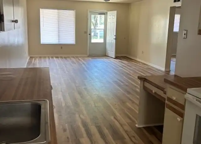 Property at 318 W Rosewood Ln, Tavares, FL, 32778, 3 beds, 2 baths, [object Object]