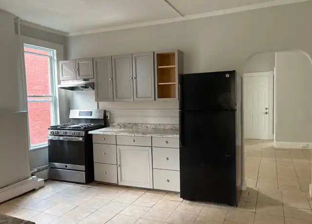 Property at 195 Russ St Unit 3, Hartford, CT, 06106, 4 beds, 1 bath, [object Object]