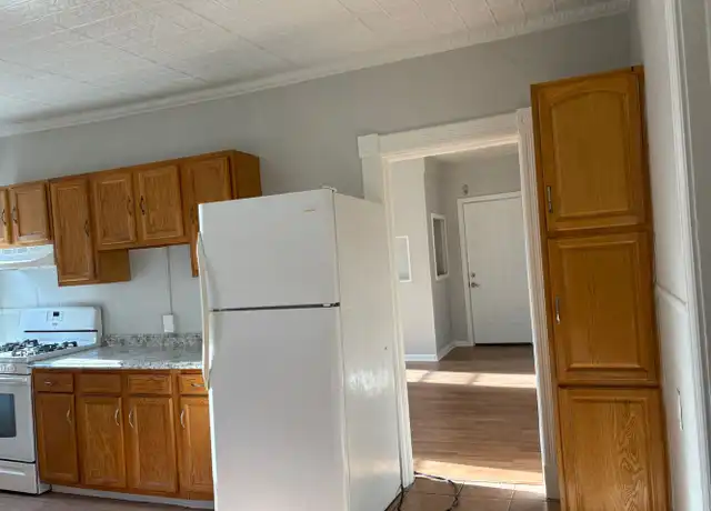Property at 195 Russ St Unit 3, Hartford, CT, 06106, 4 beds, 1 bath, [object Object]
