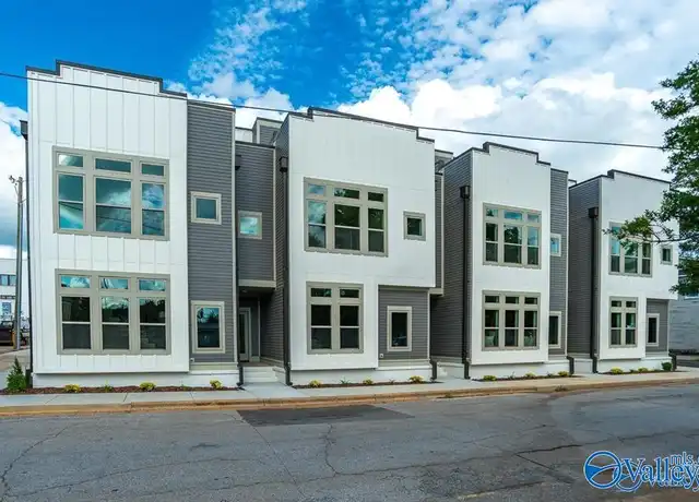Property at 10 Walnut St NE, Decatur, AL, 35601, 2 beds, 1.5 baths, [object Object]