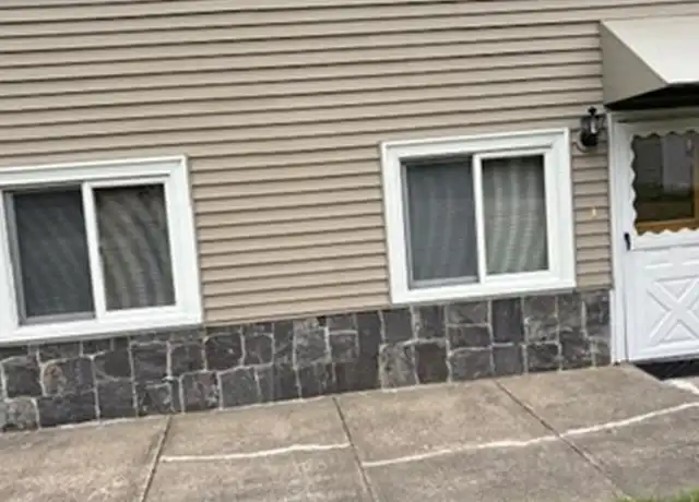 Property at 27 B Middleton St Unit B, Millbury, MA, 01527, 1 bed, 1 bath, [object Object]