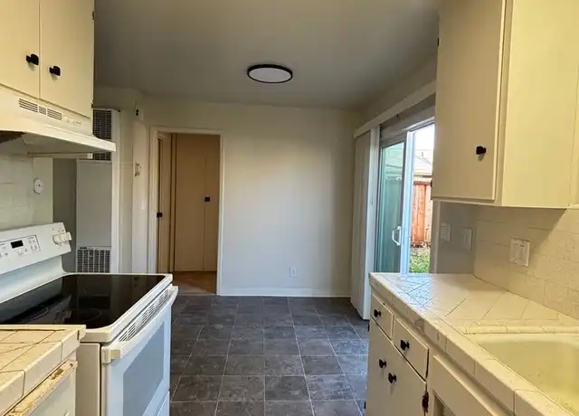 Property at 57 San Miguel Ave Unit 14, Salinas, CA, 93901, 1 bed, 1 bath, [object Object]