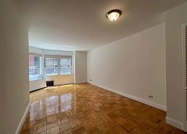 Property at 250 E 73rd St Unit 2H, New York, NY, 10021, 1 bed, 1 bath, [object Object]