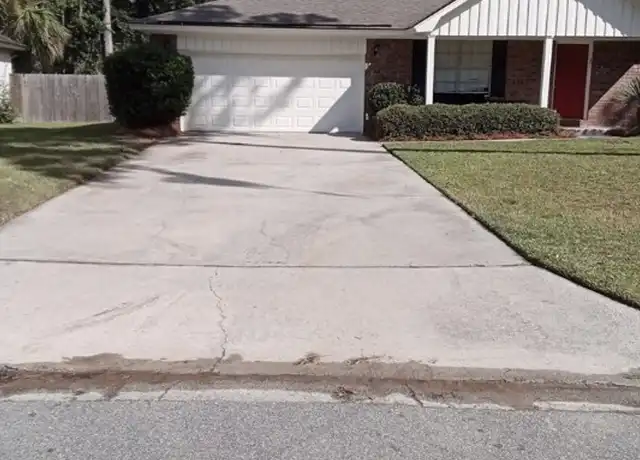 Property at 940 Moss Dr, Savannah, GA, 31410, 3 beds, 2 baths, [object Object]