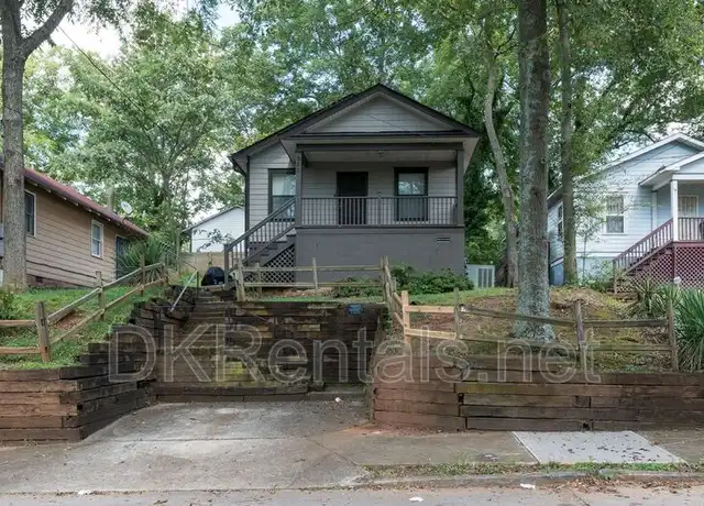 Property at 950 Smith St SW, Atlanta, GA, 30310, 3 beds, 1 bath, [object Object]