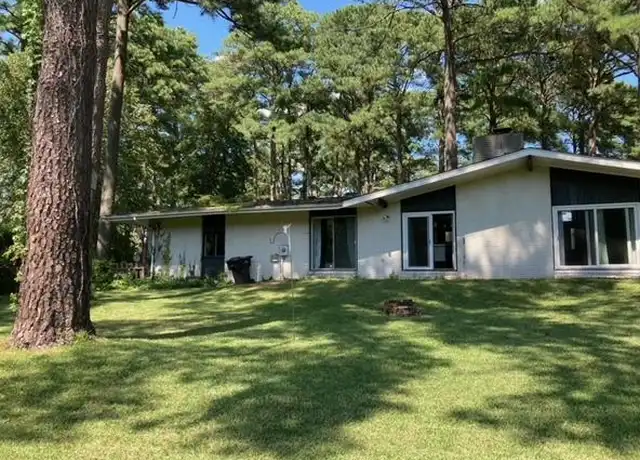 Property at 2805 Acres Rd, Portsmouth, VA, 23703, 3 beds, 2 baths, [object Object]