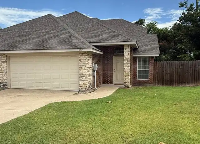 Property at 202 Rentz Place Cir, Weatherford, TX, 76086, 3 beds, 2.5 baths, [object Object]