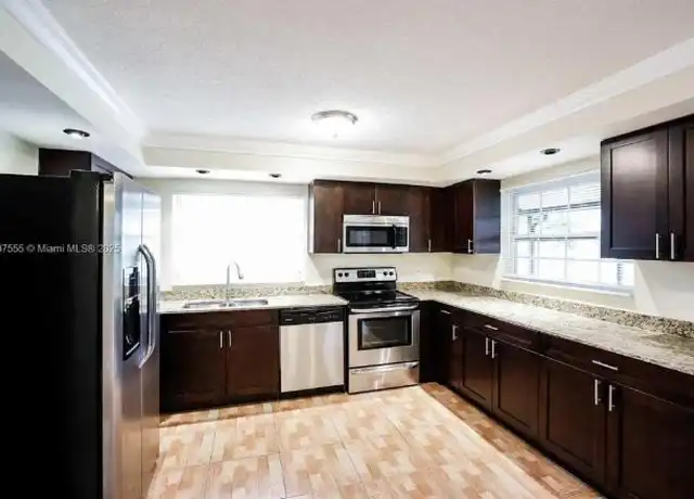 Property at 13970 Langley Pl, Davie, FL, 33325, 3 beds, 2 baths, [object Object]