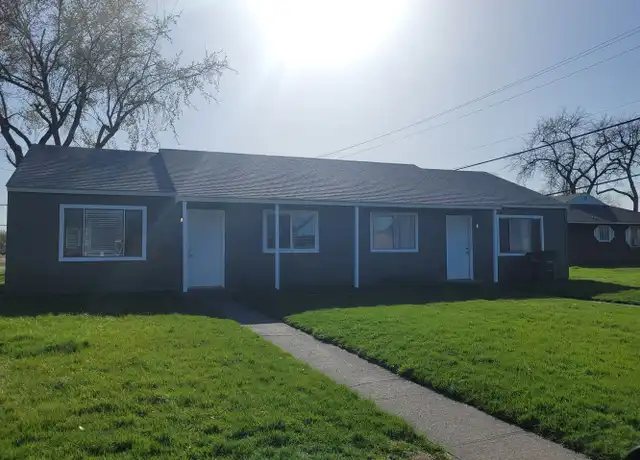 Property at 916 Lowry St, Moses Lake, WA, 98837, 2 beds, 1 bath, [object Object]