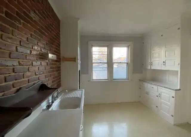 Property at 31 Pleasant St Apt 7, Utica, NY, 13501, 2 beds, 1 bath, [object Object]