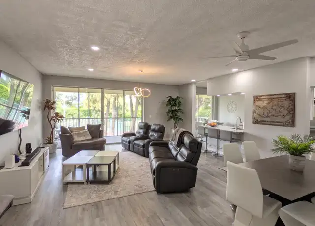 Property at 105 Half Moon Cir Unit F2, Hypoluxo, FL, 33462, 2 beds, 2 baths, [object Object]
