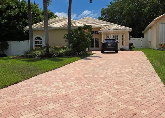 Property at 7568 Eagle Point Dr, Delray Beach, FL, 33446, 3 beds, 2 baths, [object Object]