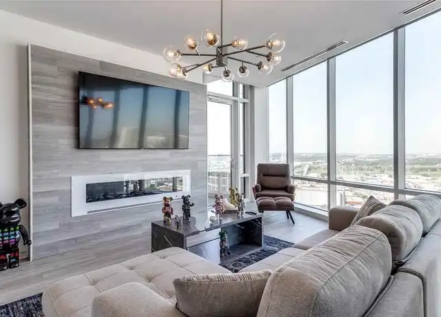 Property at 2430 Victory Park Ln Unit 101, Dallas, TX, 75219, 1 bed, 1 bath, [object Object]