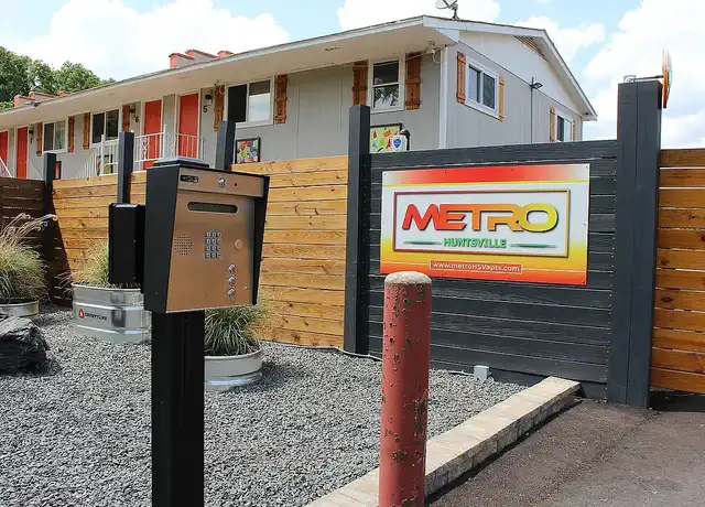Property at Metro Huntsville - 4006 Knight Rd SW, Huntsville, AL, 35805, 1-2 bed, 1 bath, [object Object]