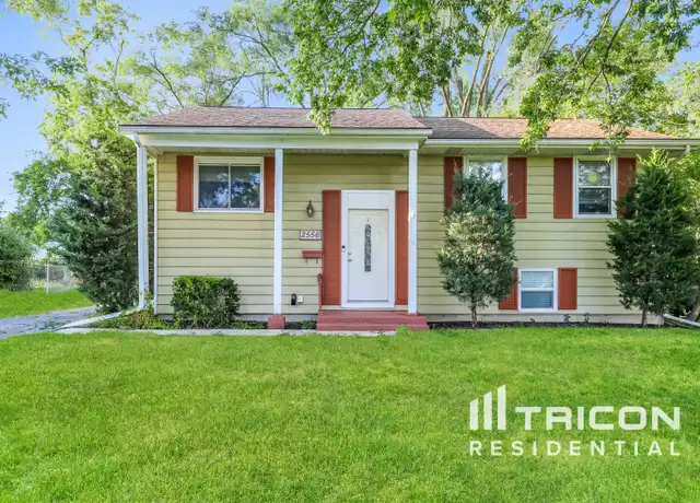 Property at 2556 Forest Glen Pkwy, Woodridge, IL, 60517, 3 beds, 2 baths, [object Object]