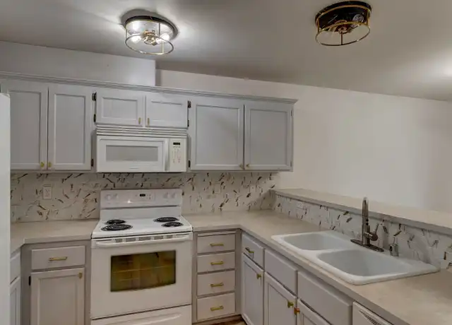 Property at 1640 SW Mulberry Pl Unit C204, Oak Harbor, WA, 98277, 3 beds, 2 baths, [object Object]