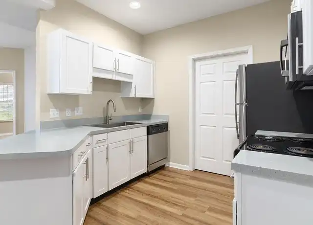 Property at Renaissance St. Andrews - 3311 Renwood Blvd, Louisville, KY, 40214, 1-2 bed, 1-2 bath, [object Object]