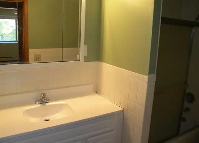 Property at 616 10th Ave SE Unit 204, Minneapolis, MN, 55414, 2 beds, 1 bath, [object Object]