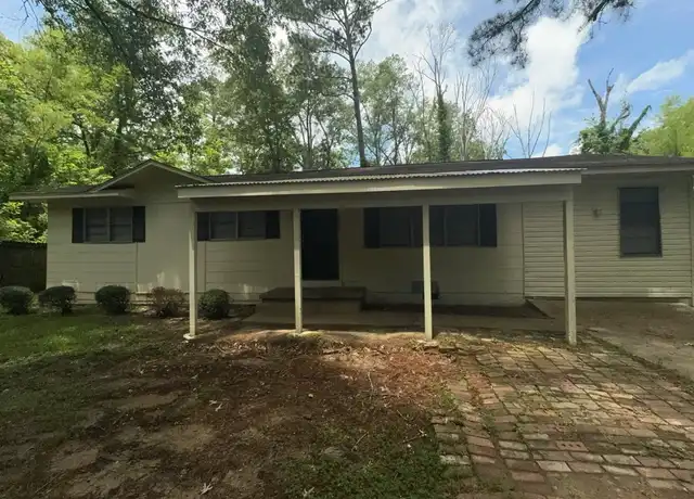 Property at 2615 Hillside Dr, Jackson, MS, 39204, 4 beds, 1 bath, [object Object]