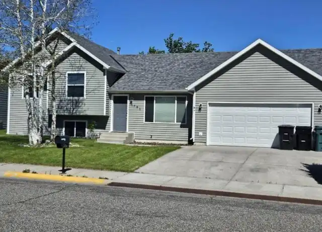 Property at 1721 Country Manor Blvd, Billings, MT, 59102, 5 beds, 3 baths, [object Object]