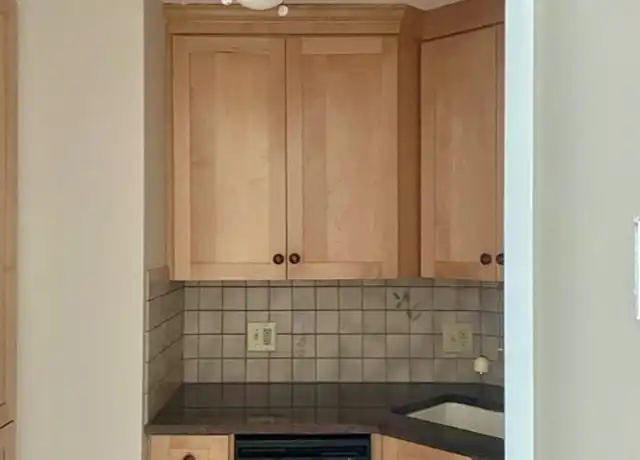Property at 272 Albion St #23, Wakefield, MA, 01880, 2 beds, 1 bath, [object Object]