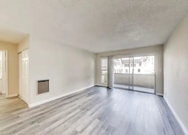 Property at 237 Wayne Ave Unit 102, Oakland, CA, 94606, 1 bed, 1 bath, [object Object]