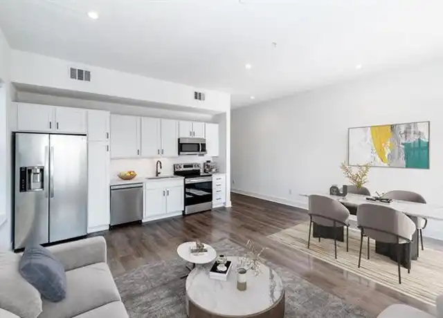 Property at 617 N Tyler St Unit 301, Dallas, TX, 75208, 1 bed, 1 bath, [object Object]