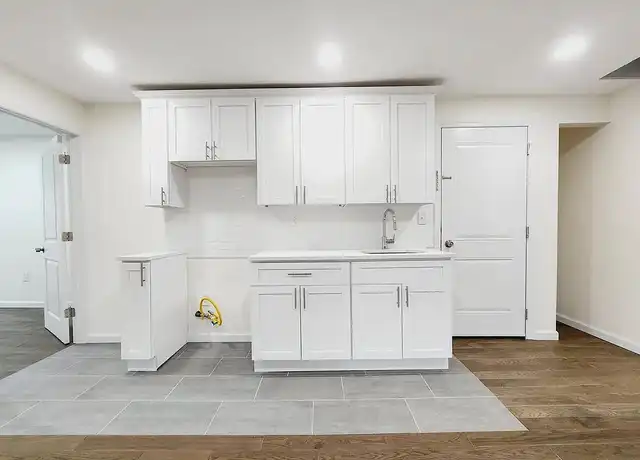 Property at 83 Oak St Unit 3, Jersey City, NJ, 07304, 3 beds, 1 bath, [object Object]