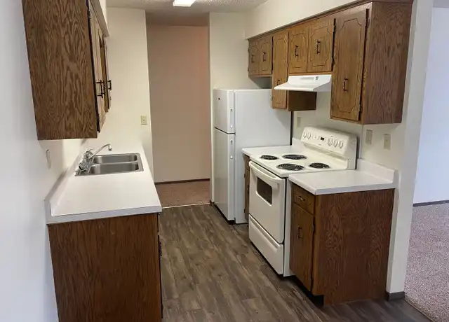 Property at 915 32nd Ave S Unit 304, Moorhead, MN, 56560, 1 bed, 1 bath, [object Object]