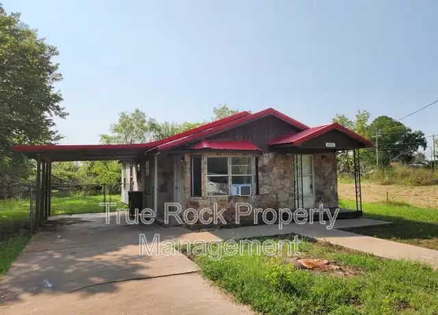 Property at 404 S Carey, Asher, OK, 74826, 3 beds, 1 bath, [object Object]