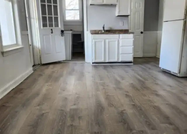Property at 29 Peck St Unit 3, Southbridge, MA, 01550, 4 beds, 1 bath, [object Object]