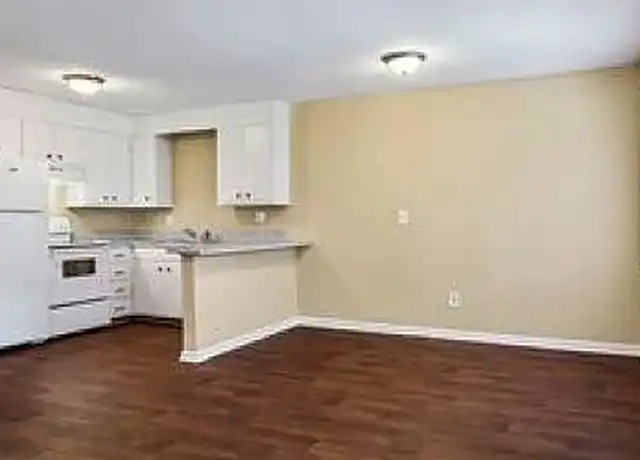 Property at Woodlawn Manor - 3820 1st Ave, Tuscaloosa, AL, 35405, 2 beds, 1 bath, [object Object]