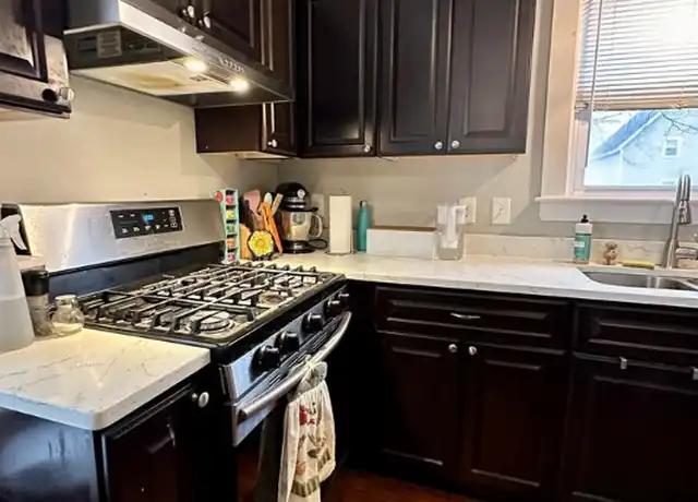 Property at 1003 Narragansett Blvd Unit 3, Providence, RI, 02905, 2 beds, 1 bath, [object Object]