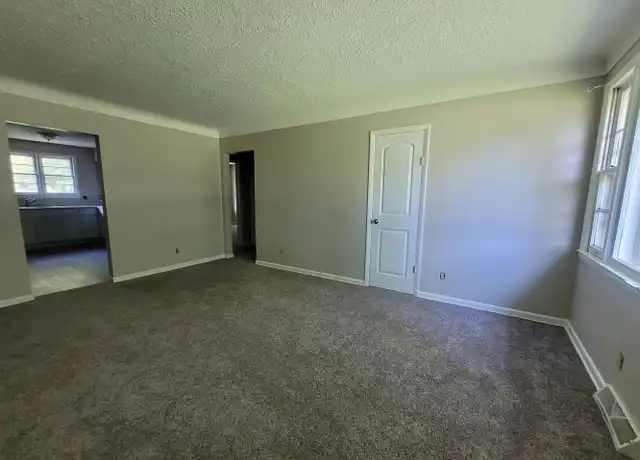 Property at 1447 King Ave, Des Moines, IA, 50320, 2 beds, 1 bath, [object Object]
