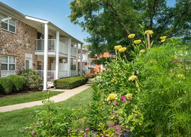 Property at Chatham Hill - 25 Hickory Pl, Chatham Township, NJ, 07928, 1 bed, 1 bath, [object Object]