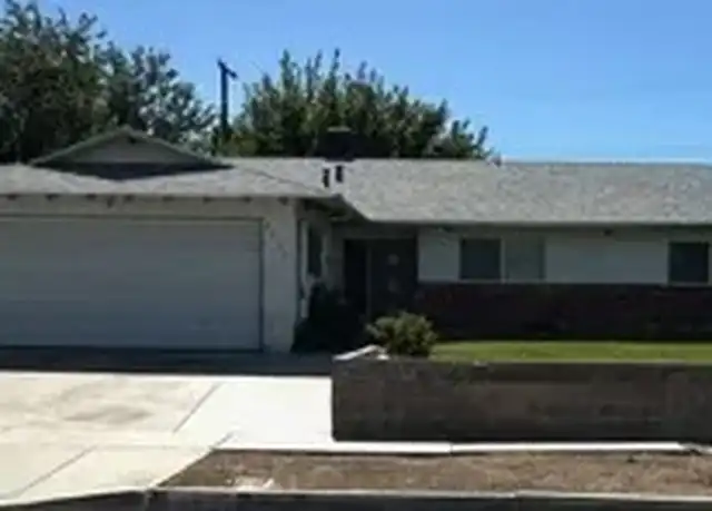 Property at 38521 2nd St E, Palmdale, CA, 93550, 4 beds, 2 baths, [object Object]