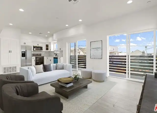Property at 1118 S Mariposa Ave Unit 1116 A, Los Angeles, CA, 90006, 3 beds, 3.5 baths, [object Object]