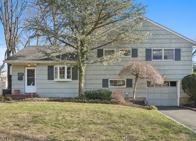 Property at 121 Squire Hill Rd, Montclair, NJ, 07043, 3 beds, 2.5 baths, [object Object]
