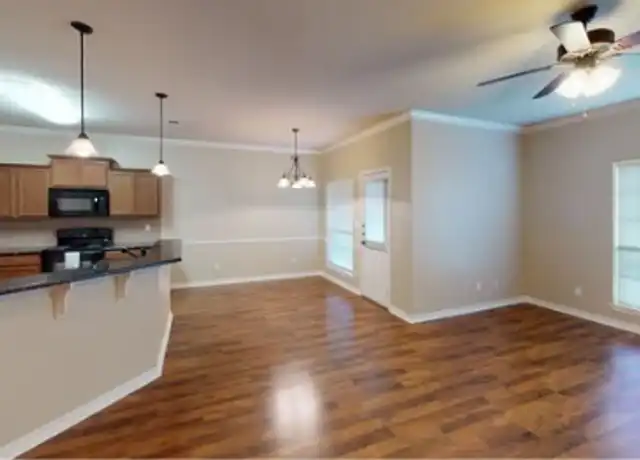 Property at 413 W Cumberland Rd Unit 2103, Tyler, TX, 75703, 3 beds, 2 baths, [object Object]